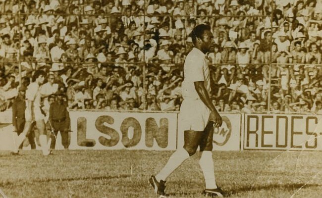 O destino foi pródigo ao reservar justo para Fortaleza o jogo mil de Pelé pelo Santos
