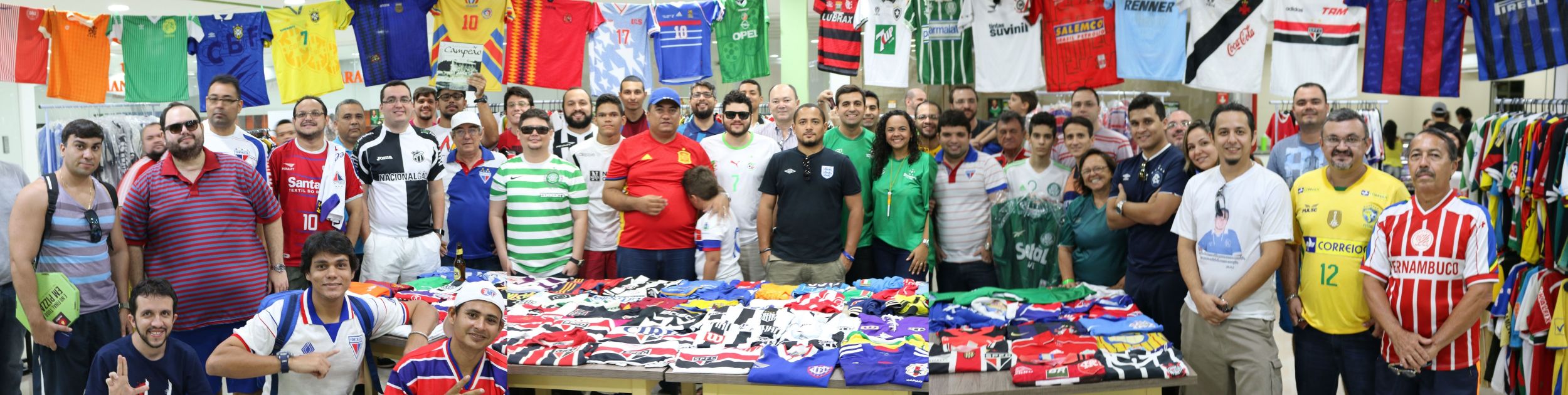 Vinte colecionadores levaram parte de suas coleções para exibição (Foto: Danilo Mendonça/Verminosos por Futebol)