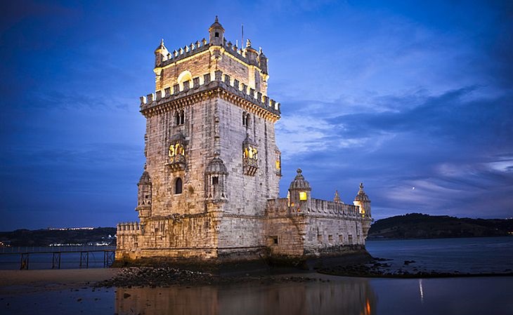 O Torre de Belém tem quase a idade da chegada dos portugueses ao Brasil (Foto: Divulgação)
