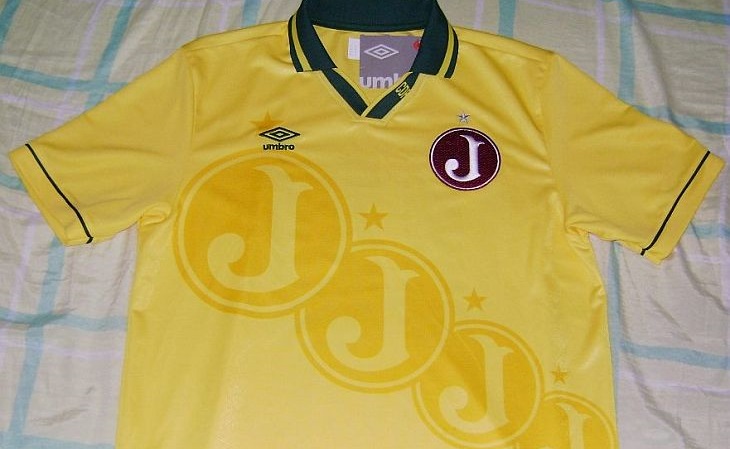 O Juventus acabou nunca lançando a camisa inspirada no Brasil de 1994 (Foto: Hamilton Kuniochi)