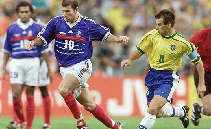 O Brasil foi atropelado pela França na final de 1998 (Foto: Reprodução)