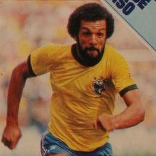 Júnior: a maior marca de cópias vendidas no futebol brasileiro (Foto: Reprodução El Gráfico)
