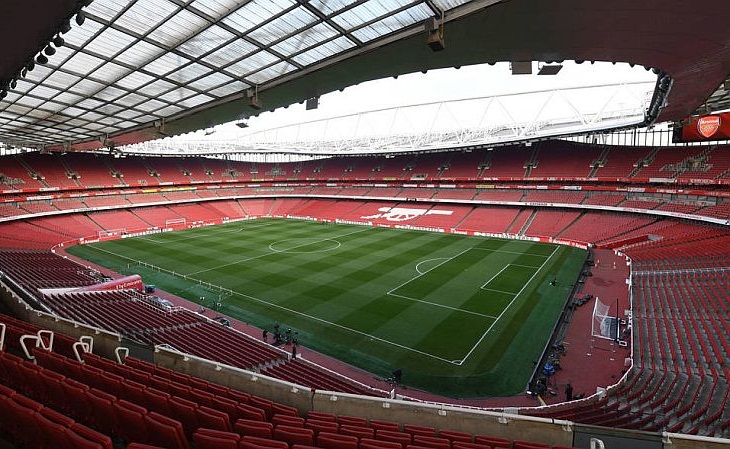 O Emirates Stadium é o terceiro maior estádio da Inglaterra (Foto: Divulgação)