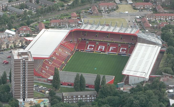 O estádio do Charlton já foi o maior da 1ª divisão inglesa (Foto: Mark Fosh)