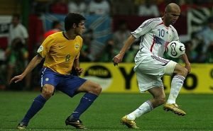 O Brasil fracassou diante da França na Copa de 2006 (Foto: Reprodução)