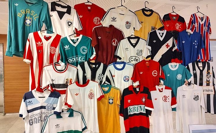 Colecionador tem acervo incrível de camisas de clubes que vestiram Adidas  até 1992