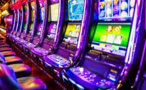 Os slots modernos são jogos de casino online disponíveis em qualquer computador ou smartphone (Foto: Reprodução)