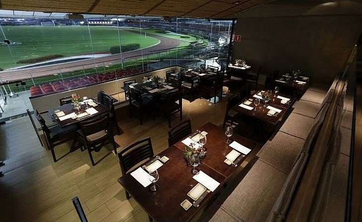 Estádio do MorumBis tem restaurante com vista para o gramado