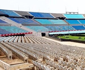 O estádio Centenário é grandioso (Foto: Arison Paulo de Oliveira)