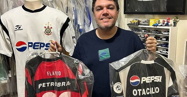 Colecionador tem todas as camisas do torneio Rio-São Paulo de 2002