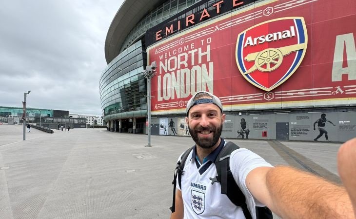 Brasileiro visita os 7 estádios de Londres na Premier League num único dia